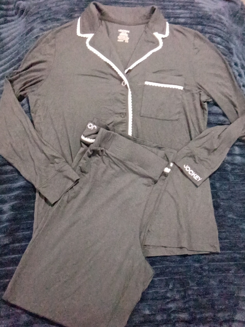 Jockey Women's Long Sleeve Pajama Set in Dark Gray with White Trim